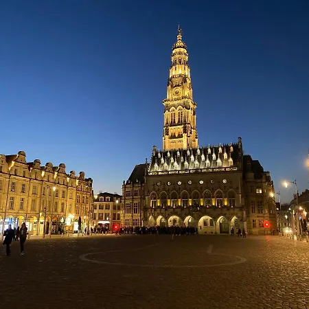 La Cour Des Grands Arras