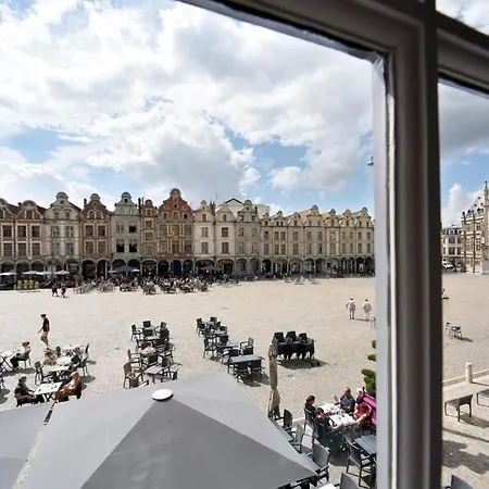 La Cour Des Grands 2* Arras