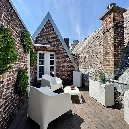 La Cour Des Grands Couette-café 4*