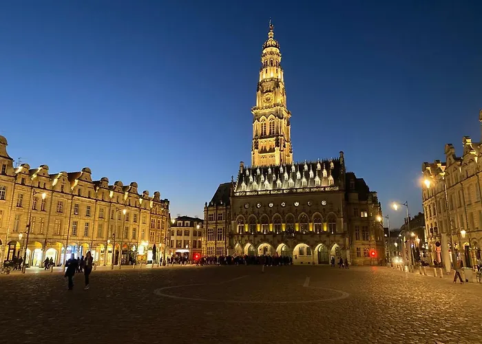 La Cour Des Grands Arras