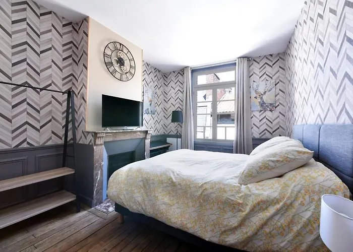 La Cour Des Grands Couette-café 4*