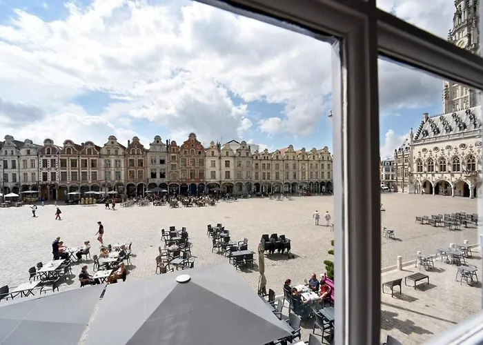 La Cour Des Grands 4* Arras