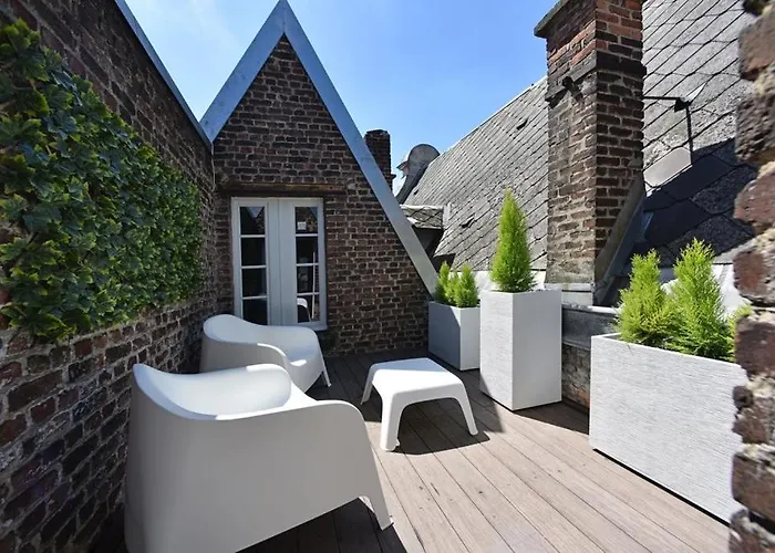 La Cour Des Grands Arras